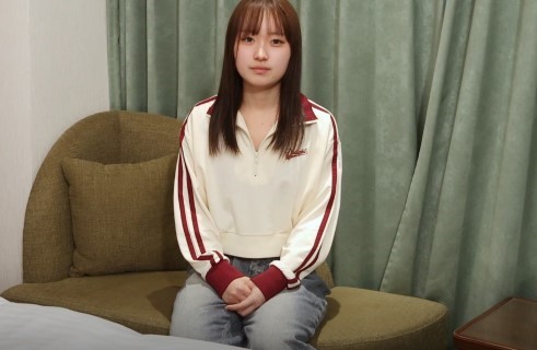 Vừa Làm Quen Em Sinh Viên Ngực Nhỏ Mà Chàng Trai Đã Vội Đâm Gậy Thịt Vào Háng Em